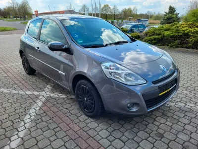 Gebraucht Renault Clio III Collection 75 PS (55 kW) 2013 Grau