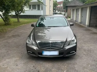 Gebraucht Mercedes E200 170 PS (125 kW) 2010 Grau Limousine