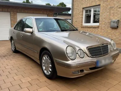 Gebraucht Mercedes E320 Elegance 224 PS (164 kW) 1999 Beige Limousine