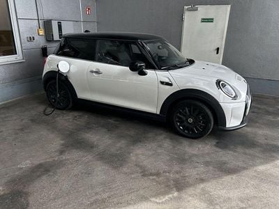 Gebraucht Mini Cooper SE Classic 135 kW (184 PS) 2023 Weiß Kleinwagen