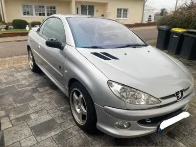 Gebraucht Peugeot 206 CC 109 PS (80 kW) 2006 Silber Cabrio