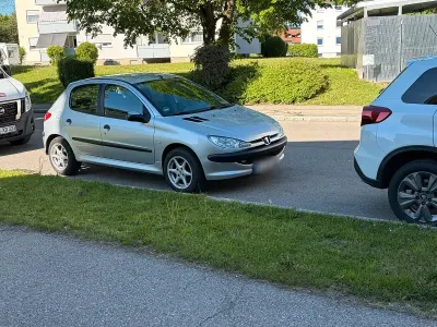 Używany Peugeot 206 74 KM (54 kW) 2008 Srebrny Hatchback