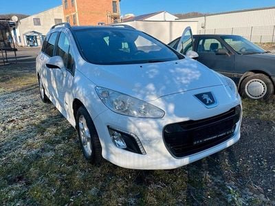 Weiß Gebraucht 2014 Peugeot 308 Kombi | 2.600 € (Fairer Preis)