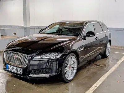 Gebraucht Jaguar XF Sportbrake Portfolio 179 PS (131 kW) 2020 Schwarz Kombi
