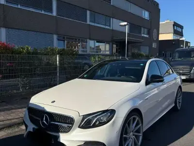 Gebraucht Mercedes E43 AMG AMG 401 PS (294 kW) 2016 Schwarz Limousine