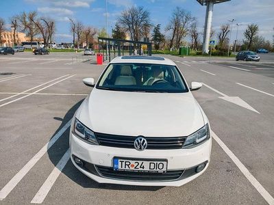 Gebraucht VW Jetta Highline 122 PS (89 kW) 2012 Weiß Limousine