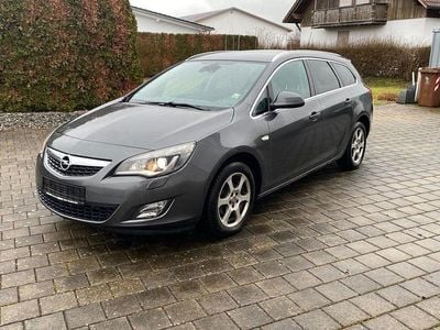 Gebraucht Opel Astra Innovation 140 PS (102 kW) 2011 Grau Kombi
