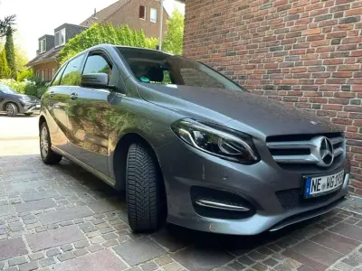 Gebraucht Mercedes B200 156 PS (114 kW) 2016 Grau Kleinwagen