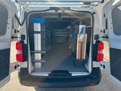 Second-hand Opel Vivaro Edition 122 CP (89 kW) 2021 Alb Monovolum