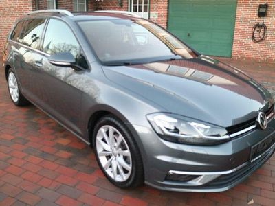 Grau Gebraucht 2017 VW Golf VII Highline Kombi | 19.990 €