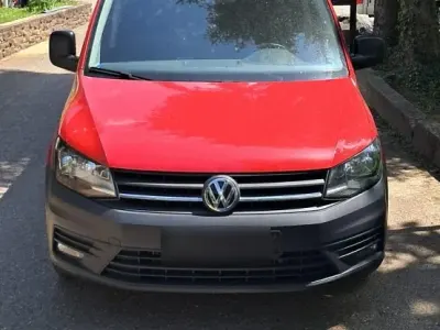 Gebraucht VW Caddy 109 PS (80 kW) 2017 Rot Van / Kleinbus