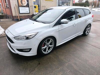 Gebraucht Ford Focus ST-Line 150 PS (110 kW) 2015 Weiß Kombi