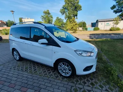 Gebraucht Ford Tourneo Courier Titanium 101 PS (74 kW) 2019 Weiß Van / Kleinbus