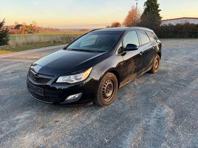 Schwarz Gebraucht 2011 Opel Astra Selection Kombi | 1.490 € (Guter Preis)