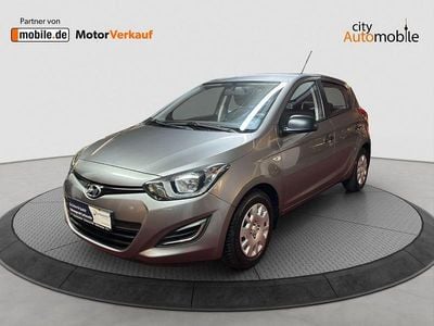 Gebraucht Hyundai i20 Classic 86 PS (63 kW) 2013 Grau Kleinwagen