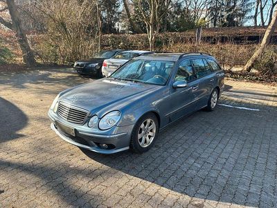 Blau Gebraucht 2004 Mercedes E320 Avantgarde Kombi | 1.950 € (Superpreis)