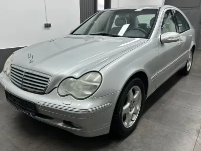 Gebraucht Mercedes C240 Elegance 170 PS (125 kW) 2002 Silber Limousine