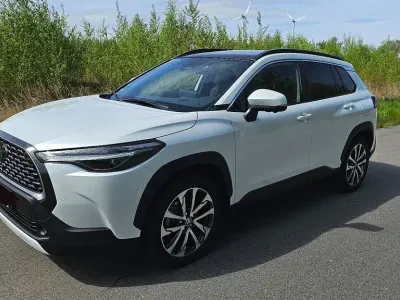 Gebraucht Toyota Corolla Cross Lounge 197 PS (144 kW) 2024 Weiß SUV