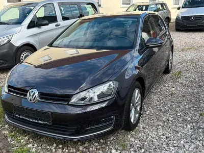 Gebraucht VW Golf VII LOUNGE 125 PS (91 kW) 2015 Kryptongrau Limousine