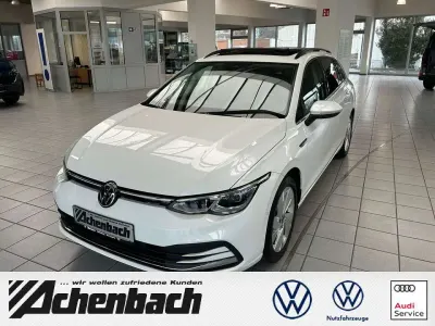 Gebraucht VW Golf VIII Style 150 PS (110 kW) 2021 Weiß Kombi