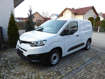 Gebraucht Toyota Proace City City 102 PS (75 kW) 2024 Weiß Van / Kleinbus
