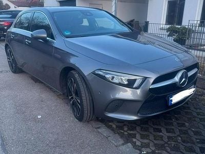 Gebraucht Mercedes A180 Progressive 136 PS (100 kW) 2019 Grau Limousine