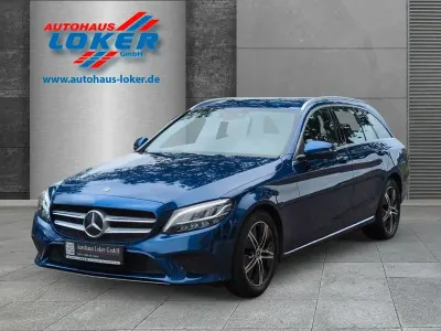 Gebraucht Mercedes C220 194 PS (142 kW) 2020 Blau Limousine