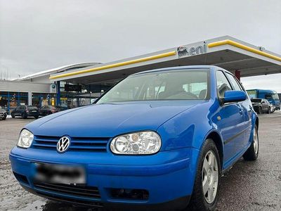 Blau Gebraucht 1999 VW Golf IV Kleinwagen | 800 € (Fairer Preis)