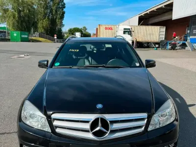 Gebraucht Mercedes C220 177 PS (130 kW) 2009 Schwarz Kombi