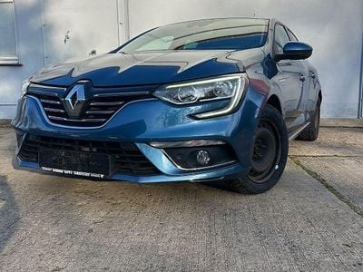 Blau Gebraucht 2016 Renault Mégane IV Intens Limousine | 12.499 € (Fairer Preis)