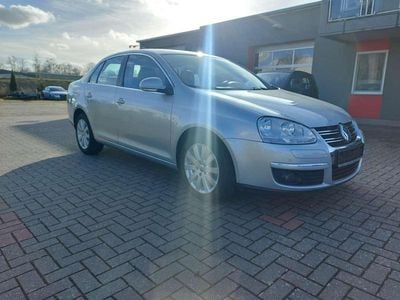 Gebraucht VW Jetta Comfortline 122 PS (89 kW) 2009 Silber Limousine
