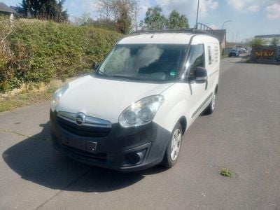 Gebraucht Opel Combo Edition 95 PS (69 kW) 2012 Weiß Van / Kleinbus
