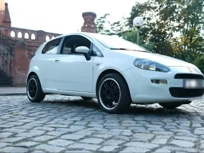 Gebraucht Fiat Punto Evo 77 PS (56 kW) 2012 Weiß Kleinwagen