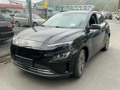 Gebraucht Hyundai Kona Trend 100 kW (136 PS) 2022 Schwarz SUV