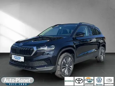 Neu Skoda Karoq Tour 150 PS (110 kW) 2026 Schwarz SUV