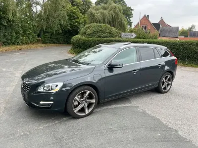 Gebraucht Volvo V60 Summum 215 PS (158 kW) 2013 Grau Kombi