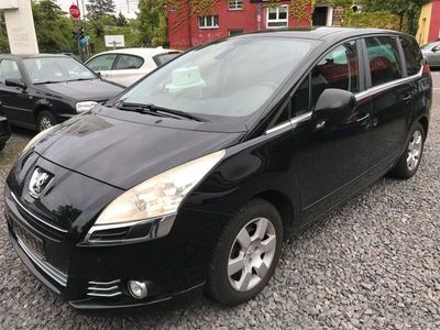 gebraucht Peugeot 5008 1.6 Premium / AHK / 7 Sitze / PDC / Panoramadach