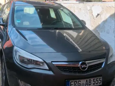 Gebraucht Opel Astra 90 PS (66 kW) 2010 Grau Kombi