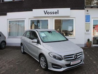 Gebraucht Mercedes B200 Urban 156 PS (114 kW) 2015 Polarsilber metallic (metallic) Van / Kleinbus