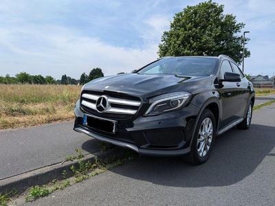 Mercedes GLA220