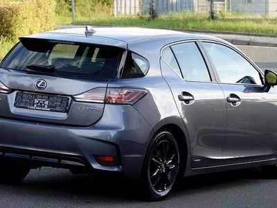 Lexus CT200h
