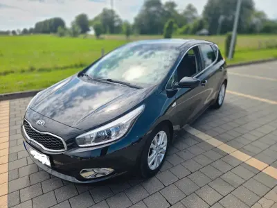 Gebraucht Kia Ceed DREAM-TEAM Edition 128 PS (94 kW) 2015 Schwarz Kleinwagen