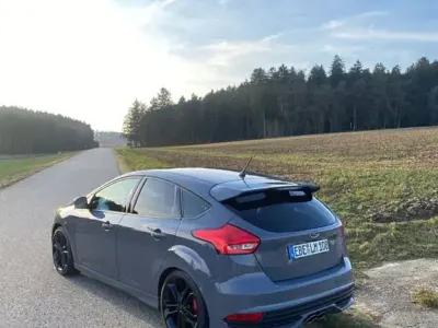 Brugt Ford Focus ST 185 HK (136 kW) 2017 Grå Sedan