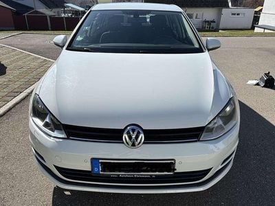 Gebraucht VW Golf VII Comfortline 105 PS (77 kW) 2014 Weiß Limousine