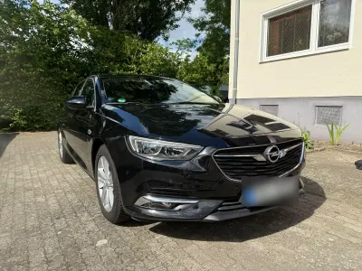 Gebraucht Opel Insignia Edition 140 PS (102 kW) 2017 Schwarz Limousine