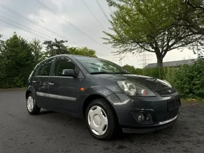 Gebraucht Ford Fiesta 80 PS (58 kW) 2007 Grau Kleinwagen