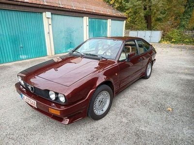Gebraucht Alfa Romeo GTV 129 PS (94 kW) 1985 Beige Coupé