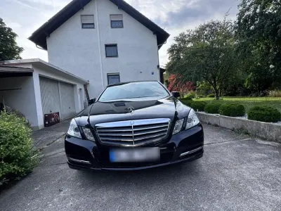 Gebraucht Mercedes E200 136 PS (100 kW) 2012 Schwarz Limousine
