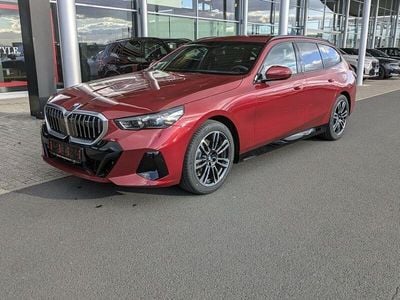Neu BMW 520 M Sport 197 PS (144 kW) 2026 Rot Kombi