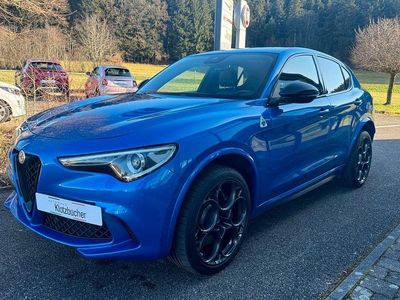 Gebraucht Alfa Romeo Stelvio Quadrifoglio 510 PS (375 kW) 2023 Colore esterno blu misano SUV